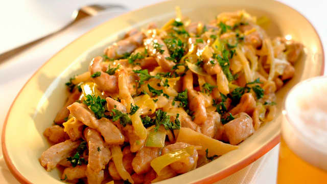 Strimlet svinekjøtt med fennikel