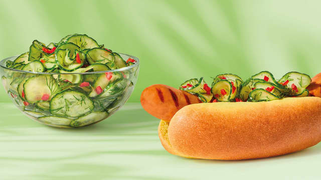 Pølse med hurtigsyltet agurk