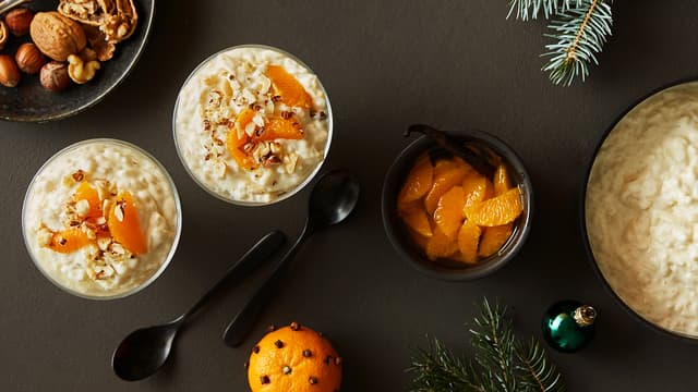 Julegrøt og riskrem med vanilje og kanelstang