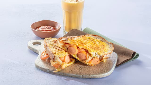 Ostetoast med pølser