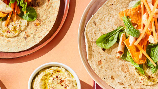 Kyllingwraps med hummus og ovnsbakt søtpotet