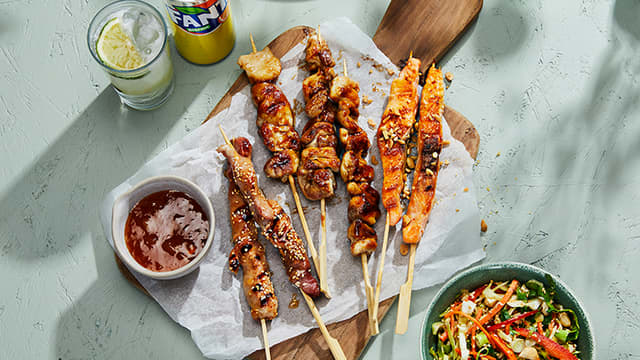 Asiatiske grillspyd med asian slaw