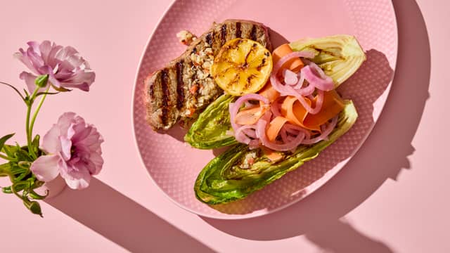 Grillet hjertesalat med urteolje