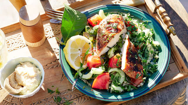 Grillet kyllingfilet med quinoa-tabbouleh