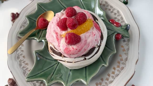 Mini sjokoladepavlova med bringebærkrem