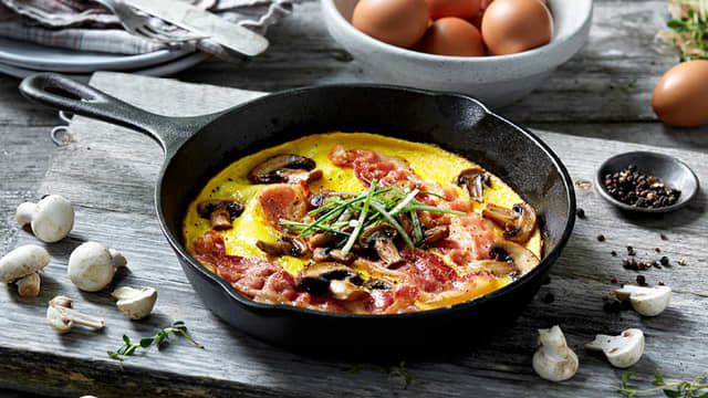 Omelett med sopp og bacon