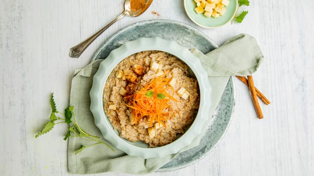 Havregrøt med smak av gulrotkake