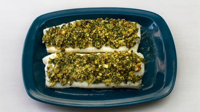 Ha fisken i en smurt ildfast form og stek på 200 °C i ca. 10-12 min. Server med linsestuing.