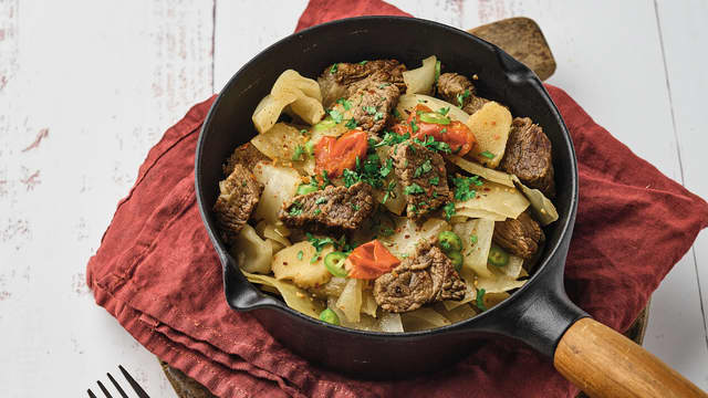 Spicy kjøttgryte med kål