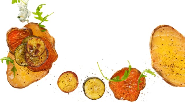 Ovnsbakte grønnsakstårn med rucculakrem