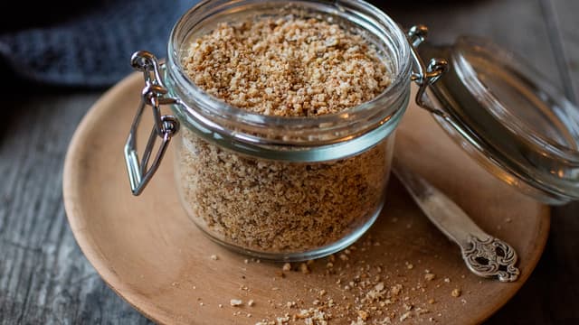 Griljermel brukes til å lage god stekecrisp på blant annet nuggets og fiskepinner. Vel bekomme!