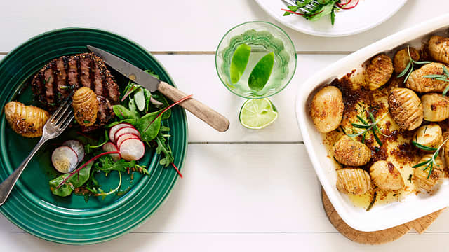 Pepperstek med karamelliserte rosmarinpoteter