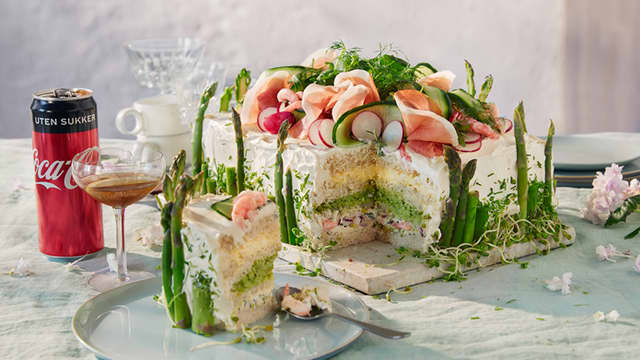 Smørbrødkake med spekeskinke