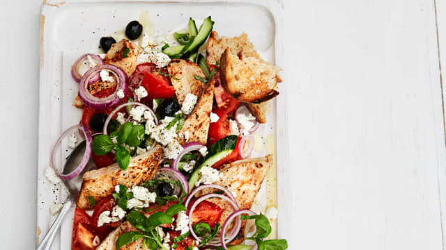 Gresk salat med kyllingfilet