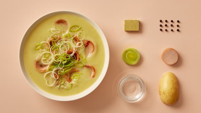 Potetsuppe med røkt kjøttpølse