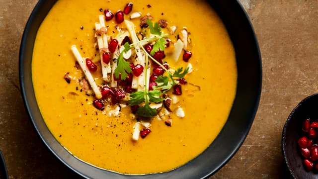Gulrotsuppe med linser, appelsin og kokosmelk