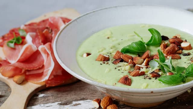 Kokos- og avokadosuppe