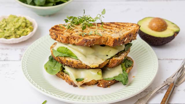 Avokadotoast med pesto