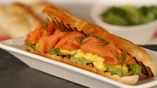 Røkt laks med eggerøre