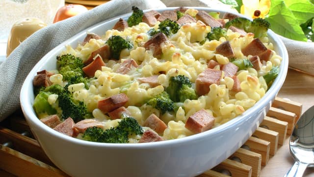 Makaronipudding med falukorv