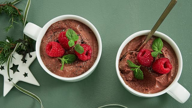 Sjokolademousse med pistasjenøtter