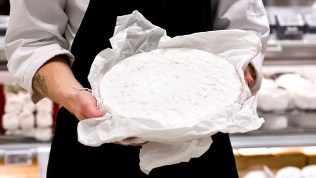 Ta brien ut av kjøleskapet 30 minutter før servering, slik at den får romtemperatur.