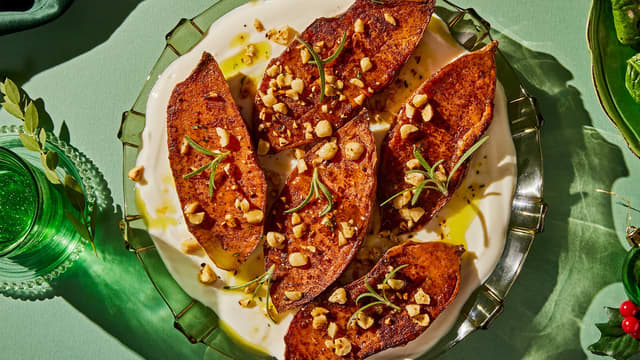 Ovnsbakte søtpoteter med kanel og rosmarinsmør