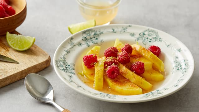 Mango i ingefær- og limesirup