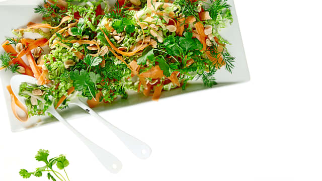 Gulrotsalat med kinakål og lime