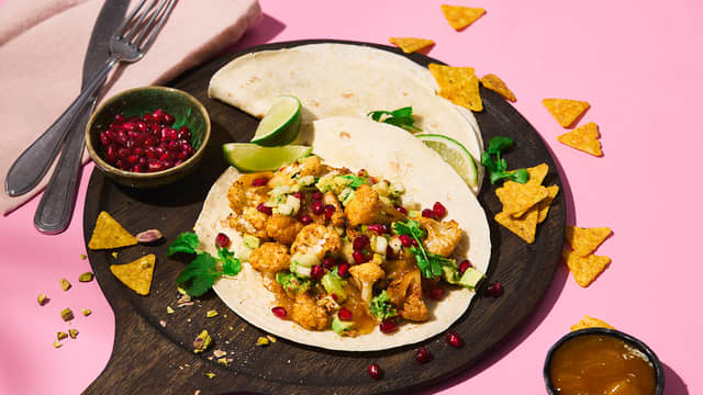 Blomkåltaco med pære - og pistasjguacamole