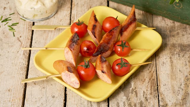 Knäckerpølser og tomater på spyd