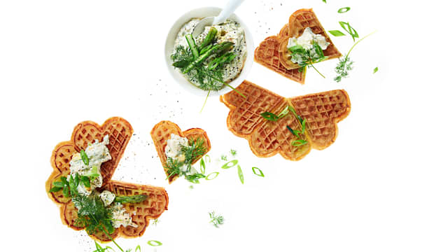 Potetvaffel med egg- og dillkrem