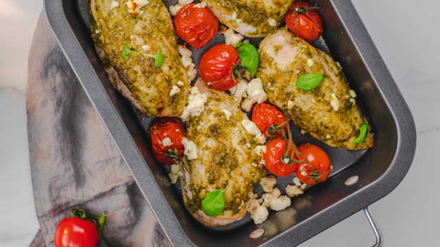 Kylling med feta og pesto