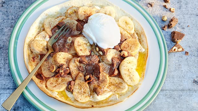 Varme tortillas med banan og sjokolade