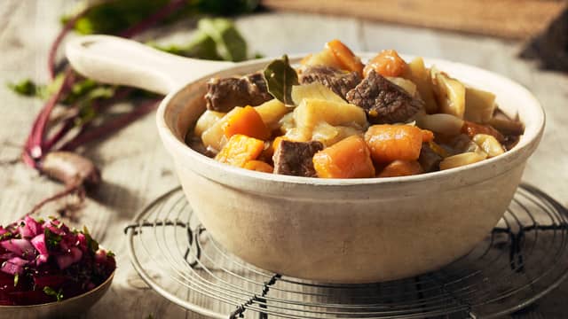 Svensk lapskaus med flatbiff og rødbeter