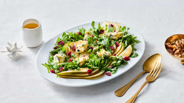 Pæresalat med ruccula og blåmuggost