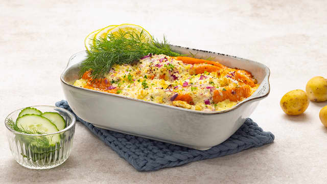 Ørret i form med hjemmelaget potetmos og agurksalat