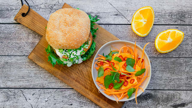 Gulrot- og appelsinsalat