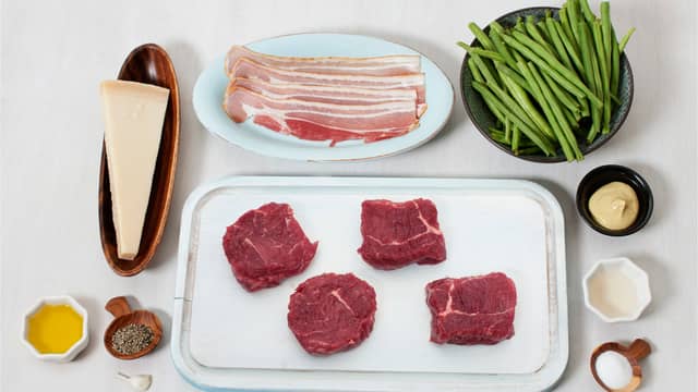 Deilig sommerrett som alle kan få til! Prøv gjerne ferdige baconbiffer av mørbrad fra ferskvaredisken hos MENY.