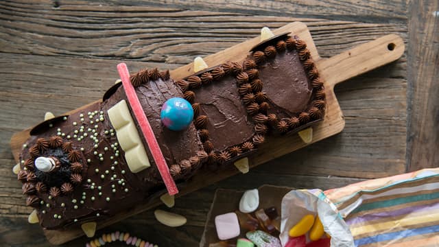 Hvor mange vogner man vil ha bak toget bestemmer man
ettersom hvor stor kake man lager.