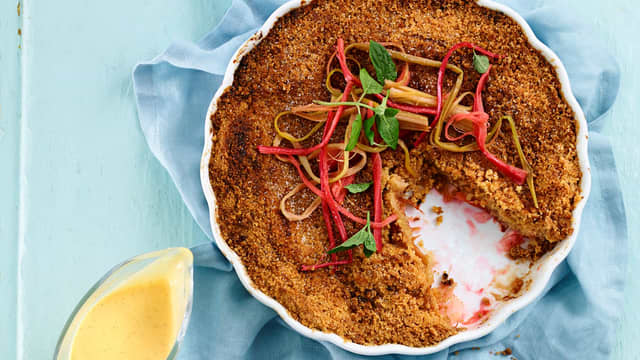 Smuldrepai med vaniljesaus