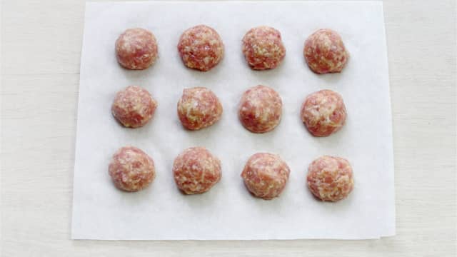 Rull ut små boller.