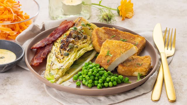 Panert fiskepudding med spisskål