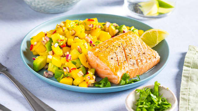 Denne salaten smaker kjempegodt til laksefilet.