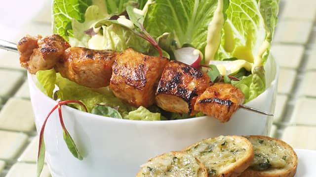 Kyllingspyd med Cæsarsalat