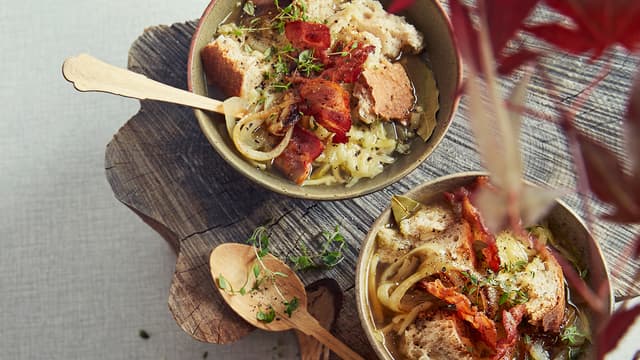Lun løksuppe