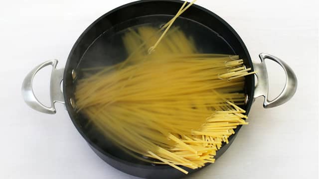 Kok pastaen etter anvisningen på pakken.