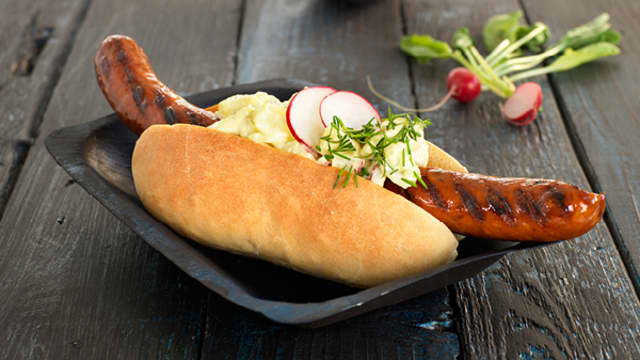 Pølse med sommerlig potetsalat