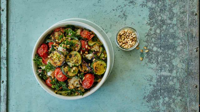 Grillet tomat- og squashsalat