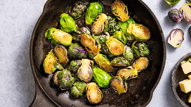 Smak til med litt havsalt før servering.